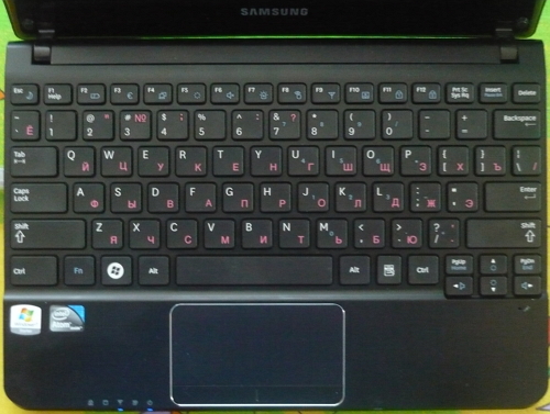 Нетбук Samsung NC110 A0C - показана клавиатура устройства